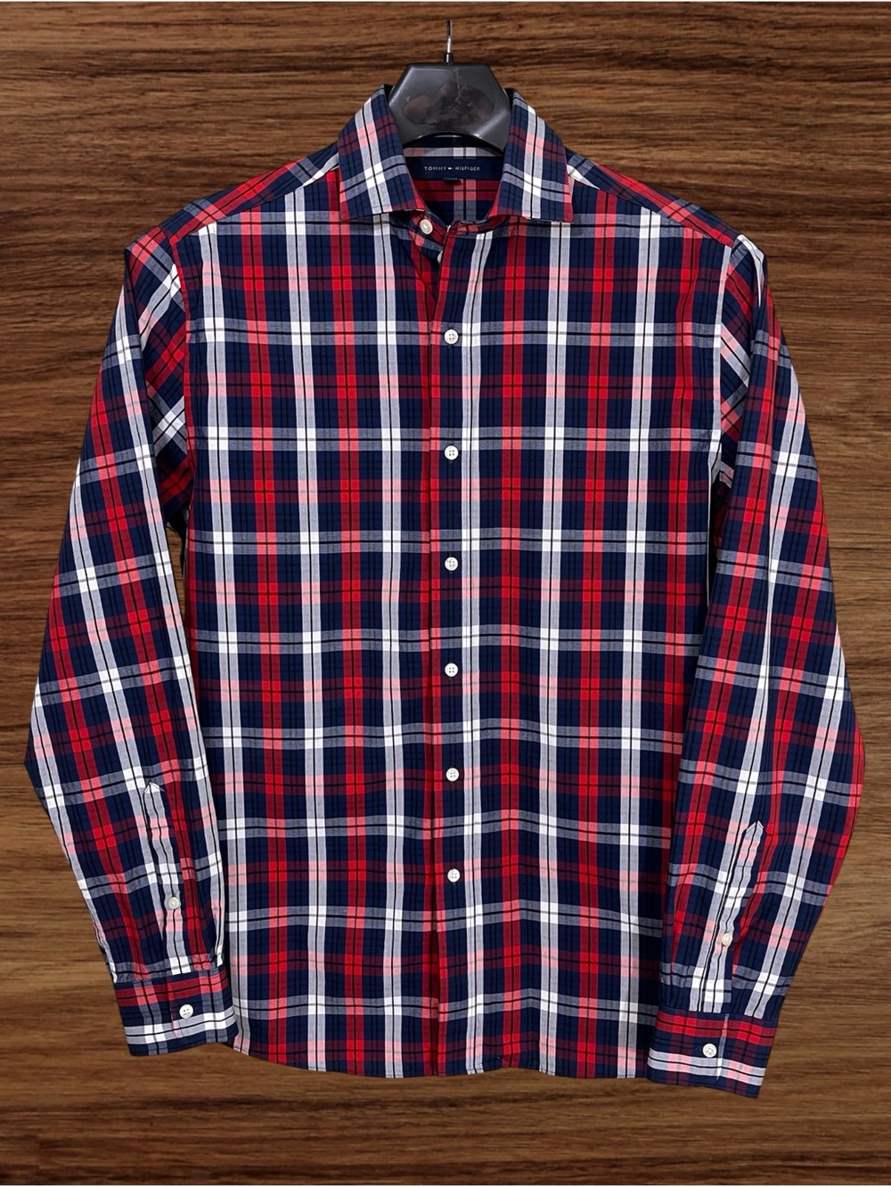 Tommy Hilfiger Slim Fit Plaid LS button-down Shirt. Size 15.5 34-35